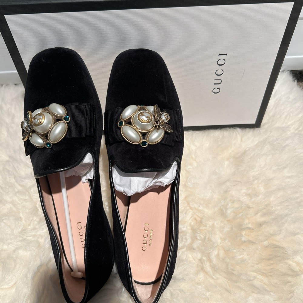 NIB Gucci Black Suede Butterfly Bee Pearl Smoking Loafer
